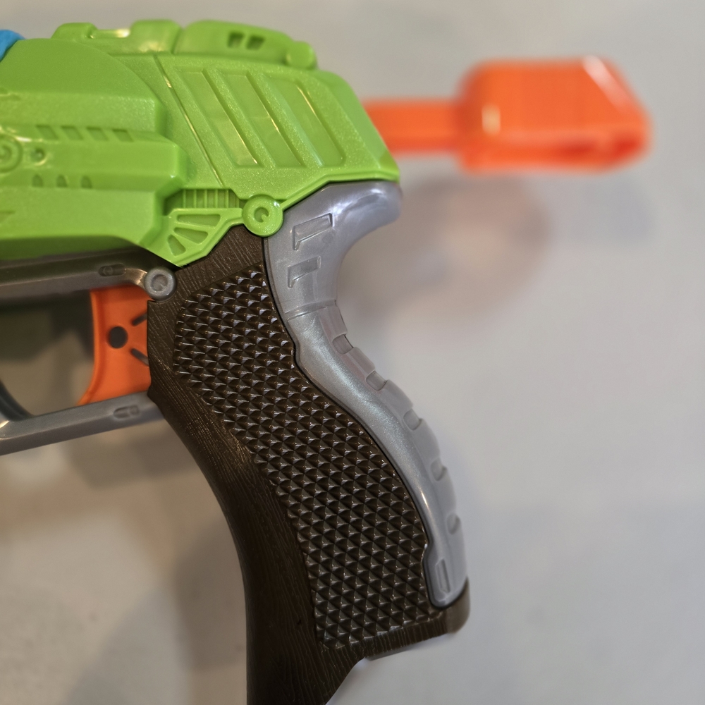 Nerf Gun 9 Inch Excellent Condition - Picture 3 of 5